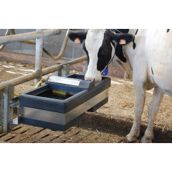 Abreuvoir Polybac 72 M double avec rebord intérieur et support de f...