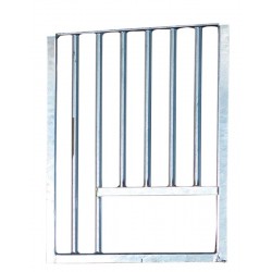 Fenêtre fixe barreaudée avec passage de nourriture