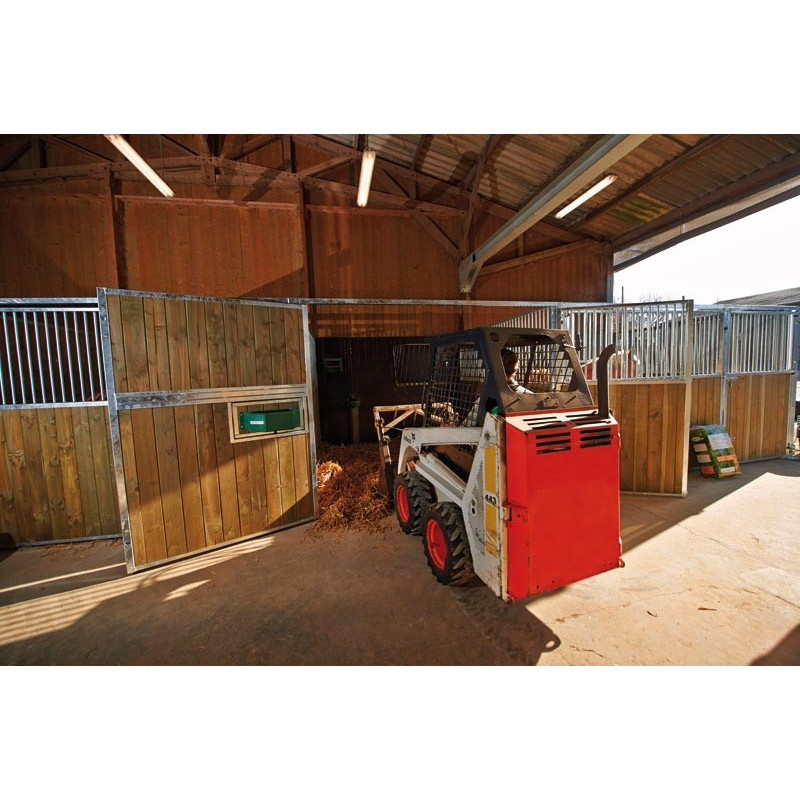 Façade ouvrante pleine bois 3 m avec porte battante : p1240504