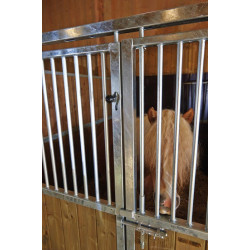 Façade ouvrante pleine bois 3 m avec porte battante : p1240504