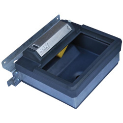 Abreuvoir Polybac 25 M simple avec rebord intérieur et support de f...