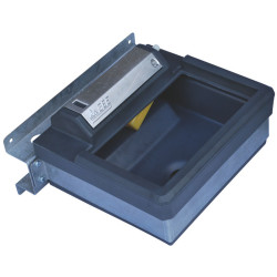 Abreuvoir Polybac 25 M simple avec rebord intérieur et support de f...